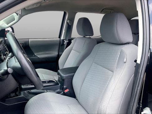 Used 2021 Toyota Tacoma SR w/ SR Convenience Package RWD image 8
