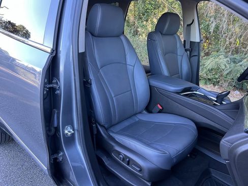 Used 2019 Buick Enclave Essence image 27