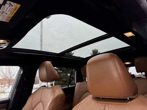 Certified 2022 Toyota Highlander Platinum image 10