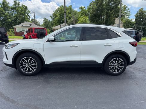 Used 2023 Ford Escape SE FWD image 4