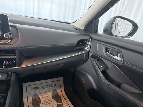Used 2024 Nissan Rogue SV w/ SV Premium Package FWD image 9