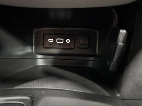 Used 2020 Chevrolet Equinox LS AWD/4WD image 19