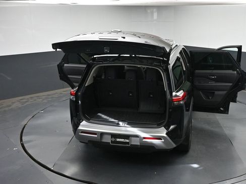 Used 2024 Nissan Pathfinder SL w/ SL Premium Package FWD image 42