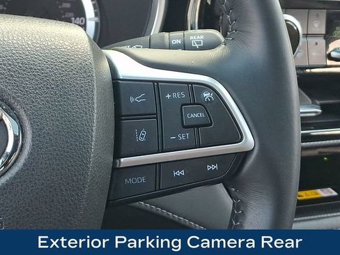 Used 2024 Toyota Highlander XSE AWD/4WD image 8