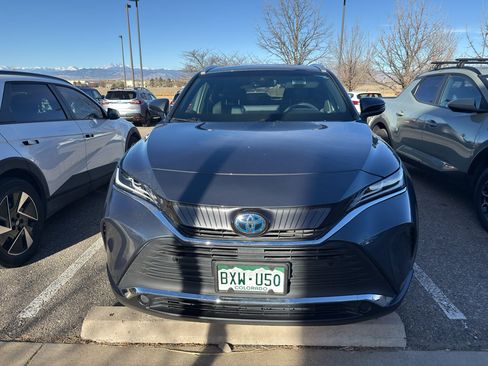 Used 2022 Toyota Venza XLE image 6