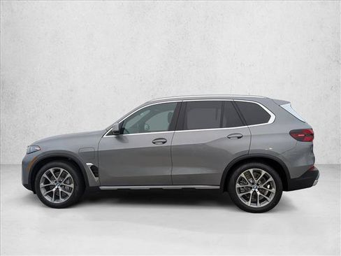 Used 2026 BMW X5 xDrive50e w/ Climate Comfort Package AWD/4WD image 5