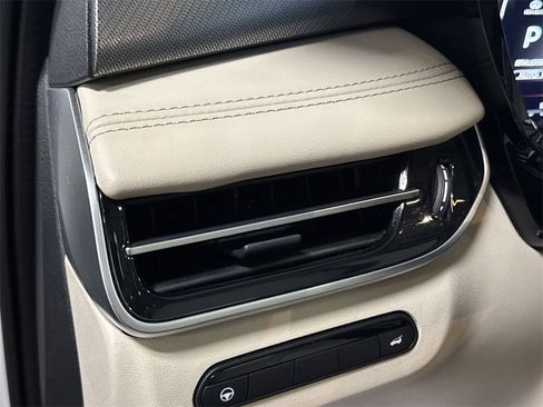 Used 2023 INFINITI QX60 Luxe w/ Cargo Package image 7