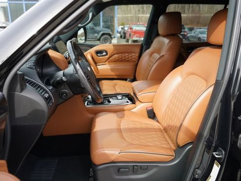 Used 2023 INFINITI QX80 Sensory w/ All-Season Package AWD/4WD image 9