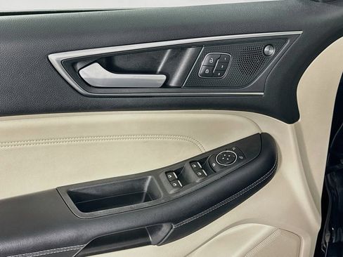 Used 2021 Ford Edge Titanium FWD image 17