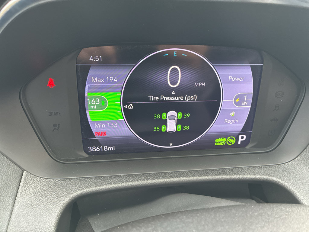 Used 2023 Chevrolet Bolt EUV LT w/ Convenience Package FWD image 23