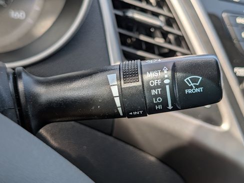 Used 2015 Hyundai Elantra SE w/ Option Group 03 FWD image 30