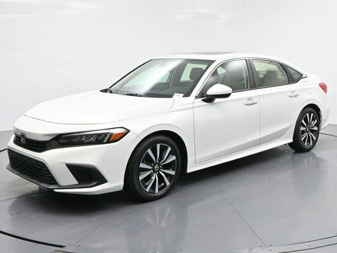 Used 2022 Honda Civic EX image 3