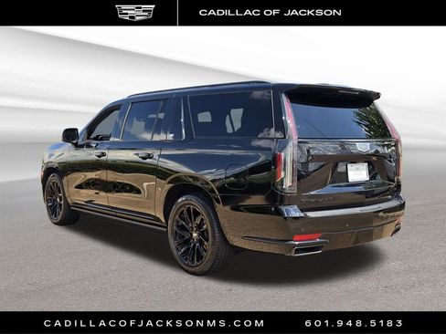 Used 2024 Cadillac Escalade ESV Sport Platinum w/ LPO, ONYX Package AWD/4WD image 3