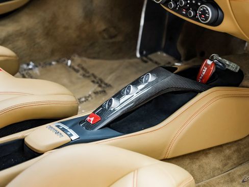 Used 2017 Ferrari 488 GTB RWD image 68