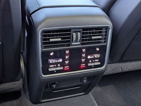 Used 2023 Porsche Cayenne Platinum Edition image 13