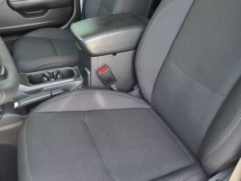 Used 2023 Jeep Gladiator Sport AWD/4WD image 7