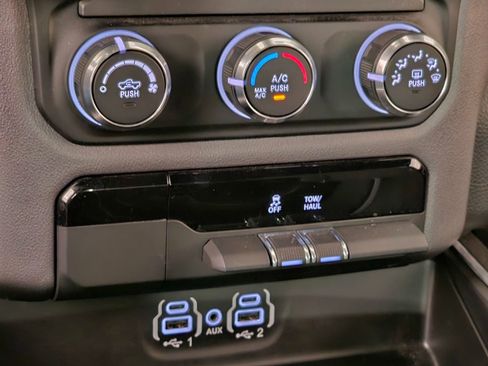 Used 2022 RAM 1500 Big Horn AWD/4WD image 21