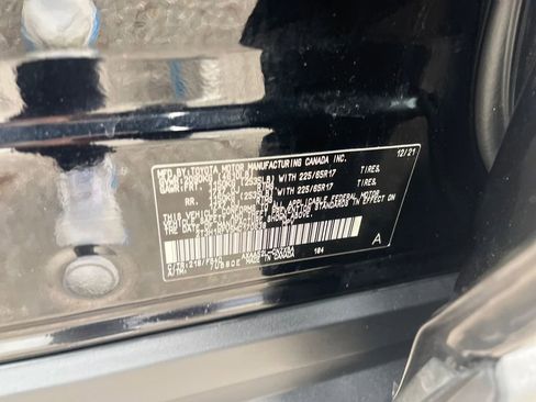 Certified 2021 Toyota RAV4 LE image 31