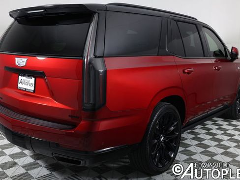 Used 2025 Cadillac Escalade Sport Platinum w/ LPO, ONYX Package image 5