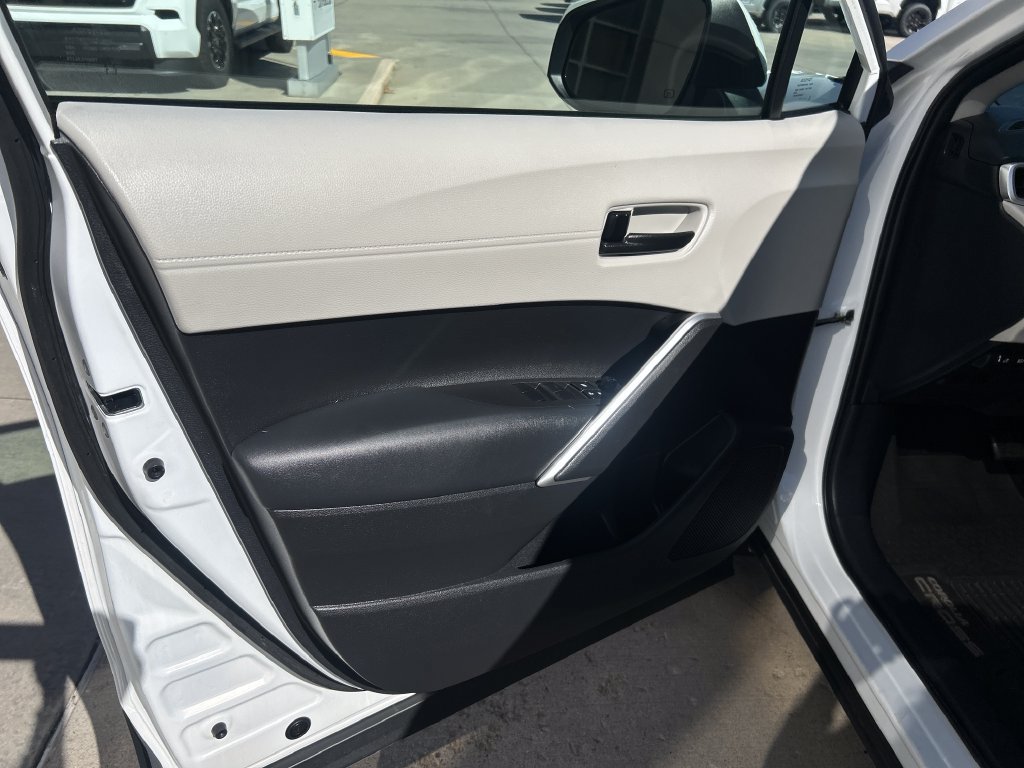 Certified 2022 Toyota Corolla Cross LE AWD/4WD image 11