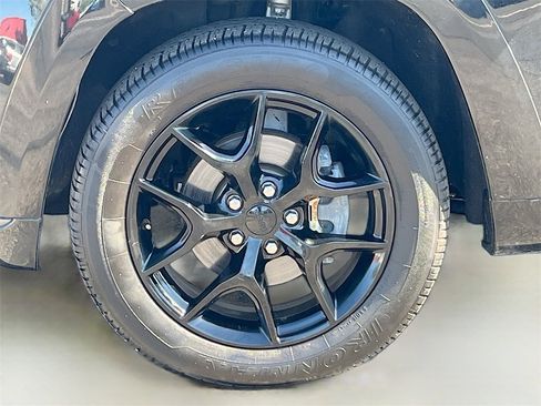 Used 2020 Jeep Grand Cherokee Limited X image 31