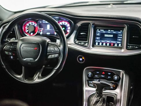 Used 2019 Dodge Challenger R/T image 11