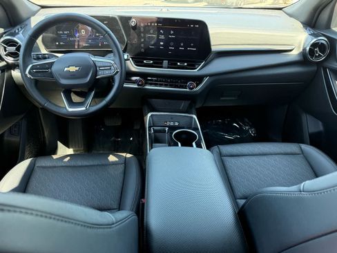 Used 2025 Chevrolet Equinox LT w/ Convenience Package II FWD image 23