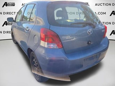 Used 2011 Toyota Yaris 4-Door Hatchback image 6