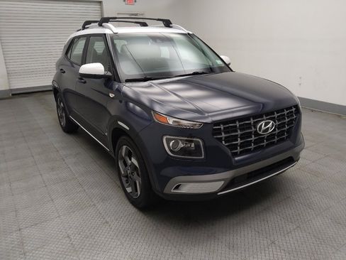 Used 2021 Hyundai Venue FWD image 13