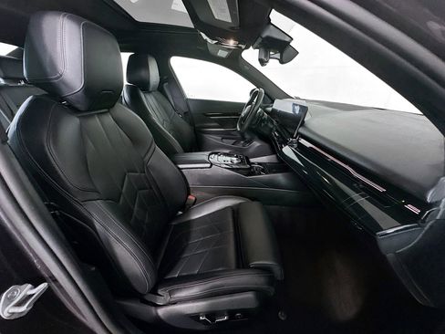 Used 2024 BMW 530i image 34