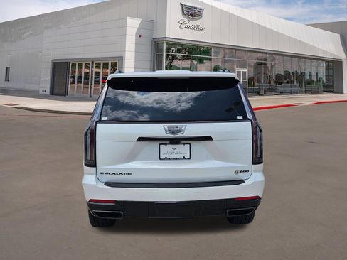 Used 2025 Cadillac Escalade Sport Platinum w/ LPO, ONYX Package AWD/4WD image 5
