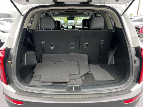 Used 2022 Kia Telluride S FWD image 19