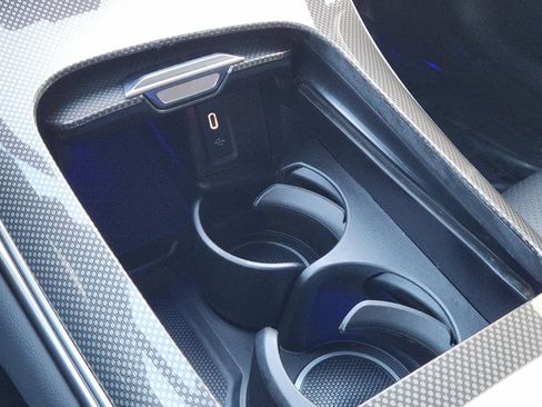 Used 2024 Mercedes-Benz GLC 300 4MATIC image 20