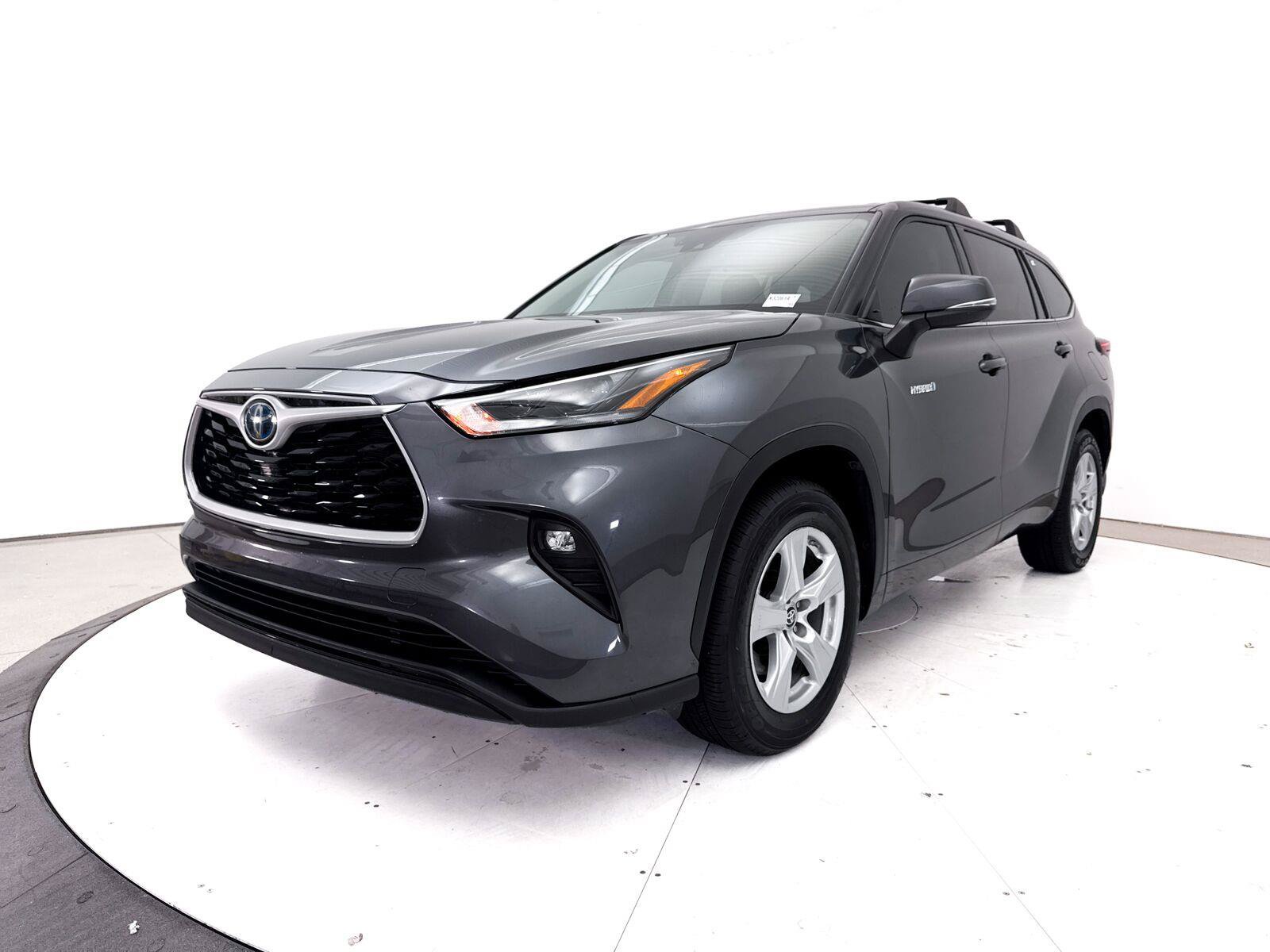 Used 2021 Toyota Highlander LE FWD image 15