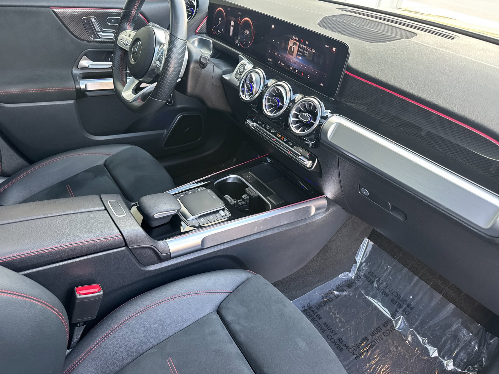 Used 2023 Mercedes-Benz GLB 250 4MATIC image 15