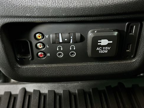 Used 2017 Honda Pilot Elite image 38