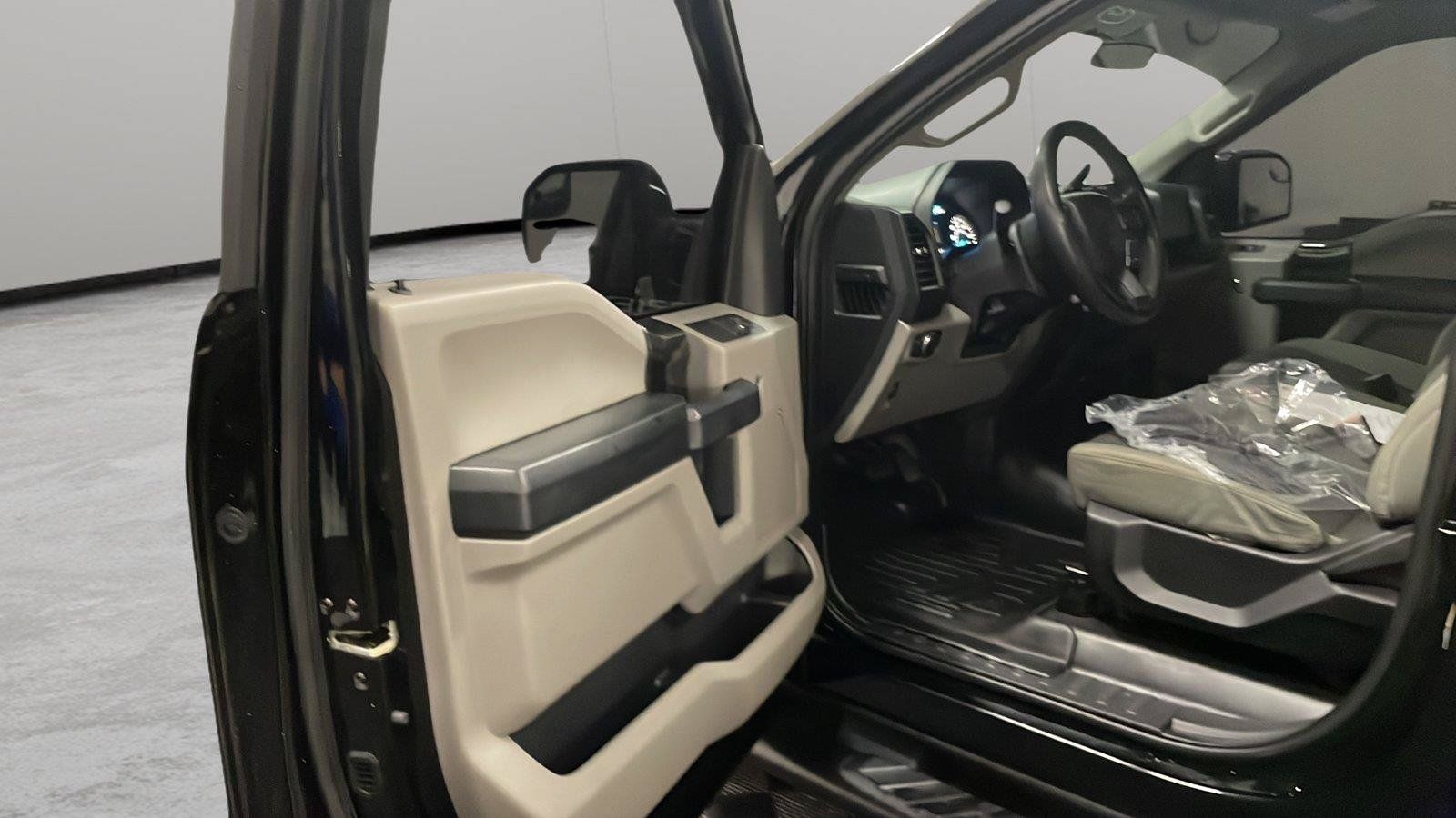 Used 2017 Ford F150 XL w/ Equipment Group 101A Mid RWD image 23