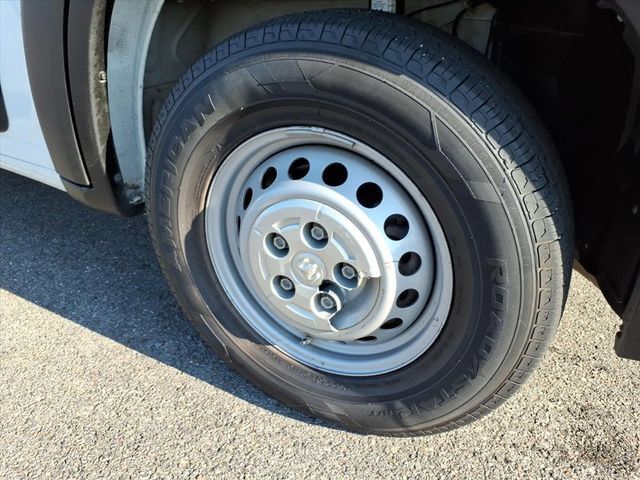 Used 2024 RAM ProMaster 2500 w/ Convenience Group FWD image 4