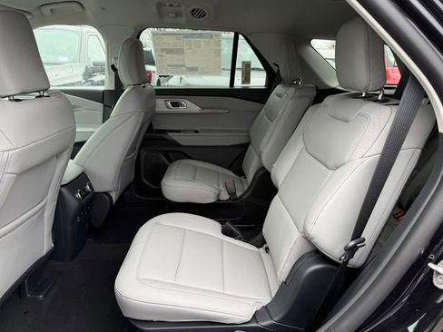 New 2026 Ford Explorer Active w/ Active Comfort Package image 15