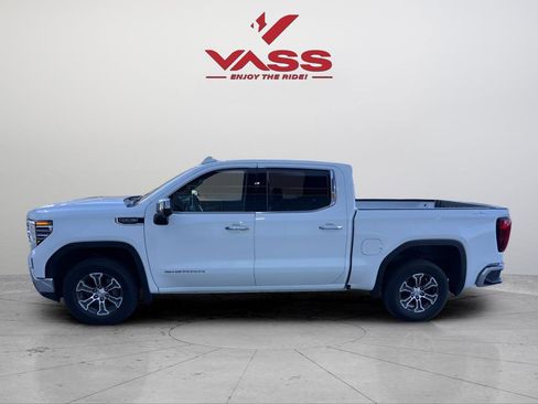 Used 2025 GMC Sierra 1500 SLT AWD/4WD image 2