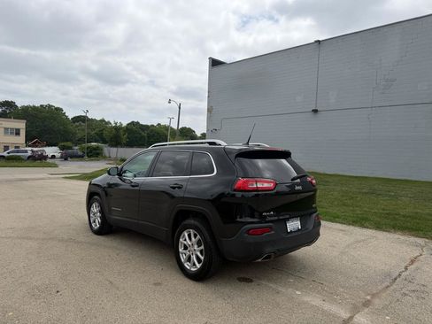 Used 2015 Jeep Cherokee Latitude w/ Comfort/Convenience Group AWD/4WD image 5