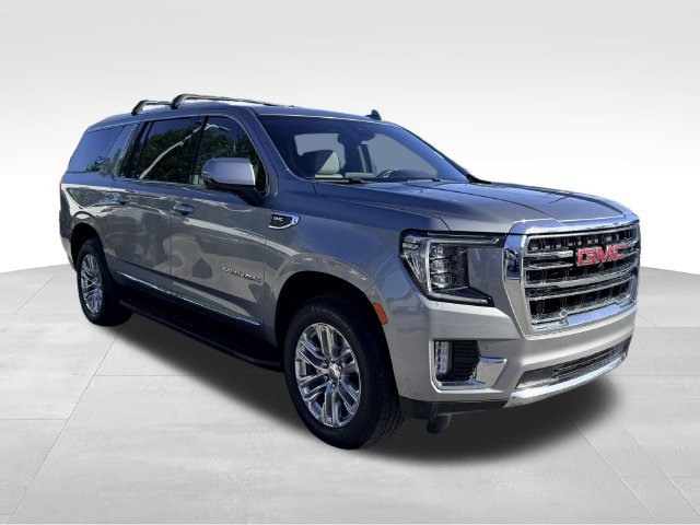 Used 2023 GMC Yukon XL SLT w/ SLT Luxury Package AWD/4WD image 3