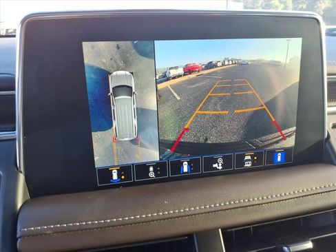 Used 2022 GMC Yukon SLT w/ SLT Premium Package image 23