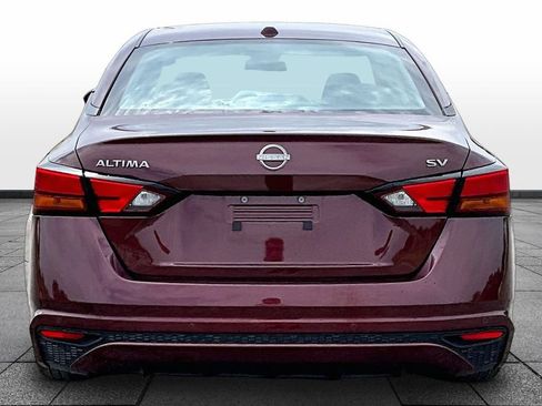Used 2024 Nissan Altima 2.5 SV FWD image 4