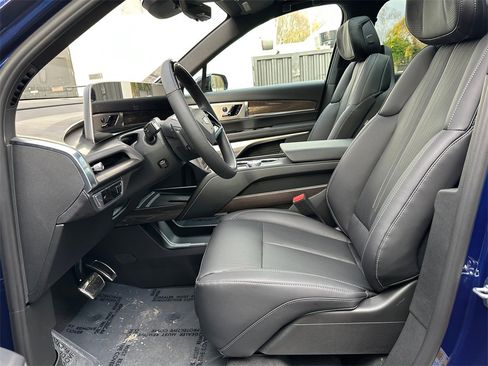 New 2026 Cadillac Vistiq Sport image 20