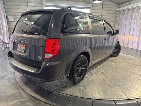 Used 2019 Dodge Grand Caravan GT image 5