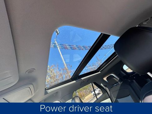 Used 2022 Ford Explorer XLT w/ Equipment Group 202A image 34