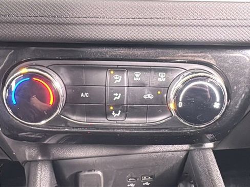 Used 2025 Chevrolet TrailBlazer LT w/ Driver Confidence Package image 26