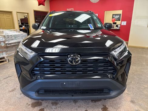 Used 2025 Toyota RAV4 LE AWD/4WD image 2