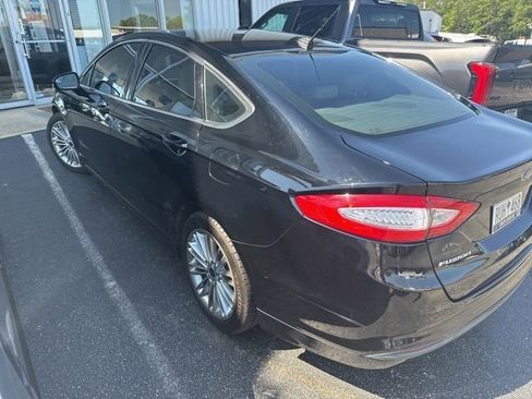 Used 2016 Ford Fusion SE w/ Equipment Group 202A FWD image 10